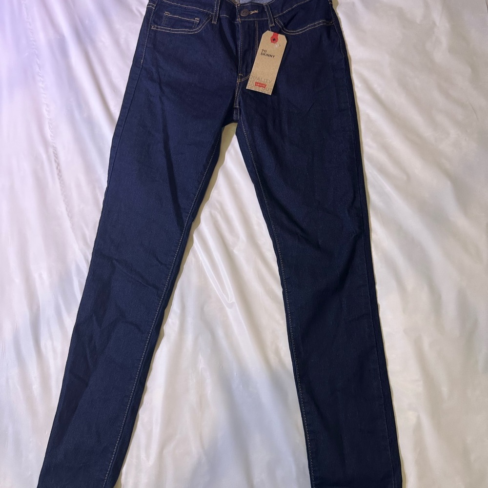 Levi's Women's Dark Blue Skinny Jeans - Picture 6 of 6